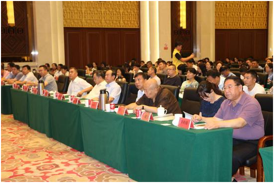 食品行業(yè)齊聚一堂，共商食安大計——第四屆自治區(qū)食品安全論壇在呼和浩特召開