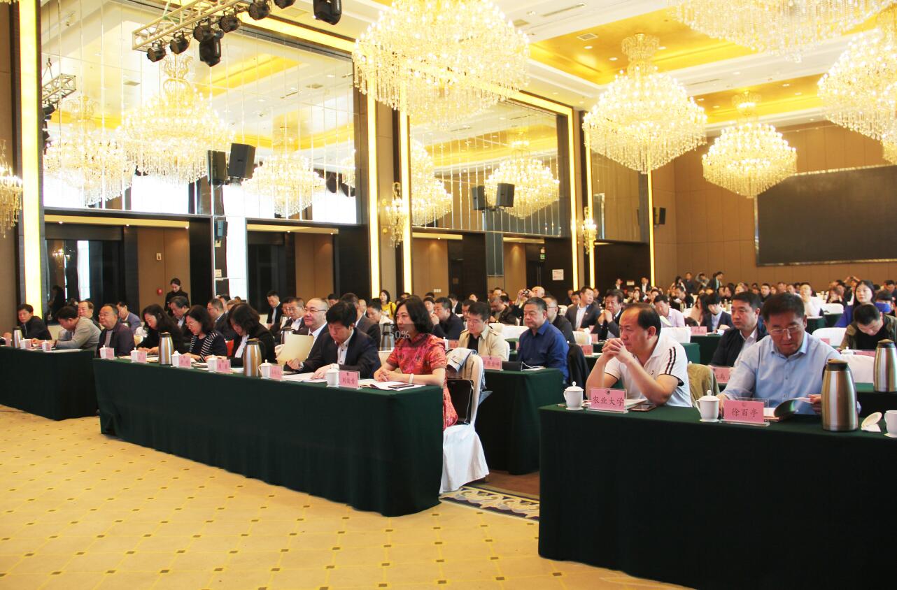 生態(tài)優(yōu)先綠色發(fā)展內蒙古農牧業(yè)產業(yè)化龍頭企業(yè)協(xié)會新一屆理事會及會員企業(yè)砥礪奮進再創(chuàng)佳績